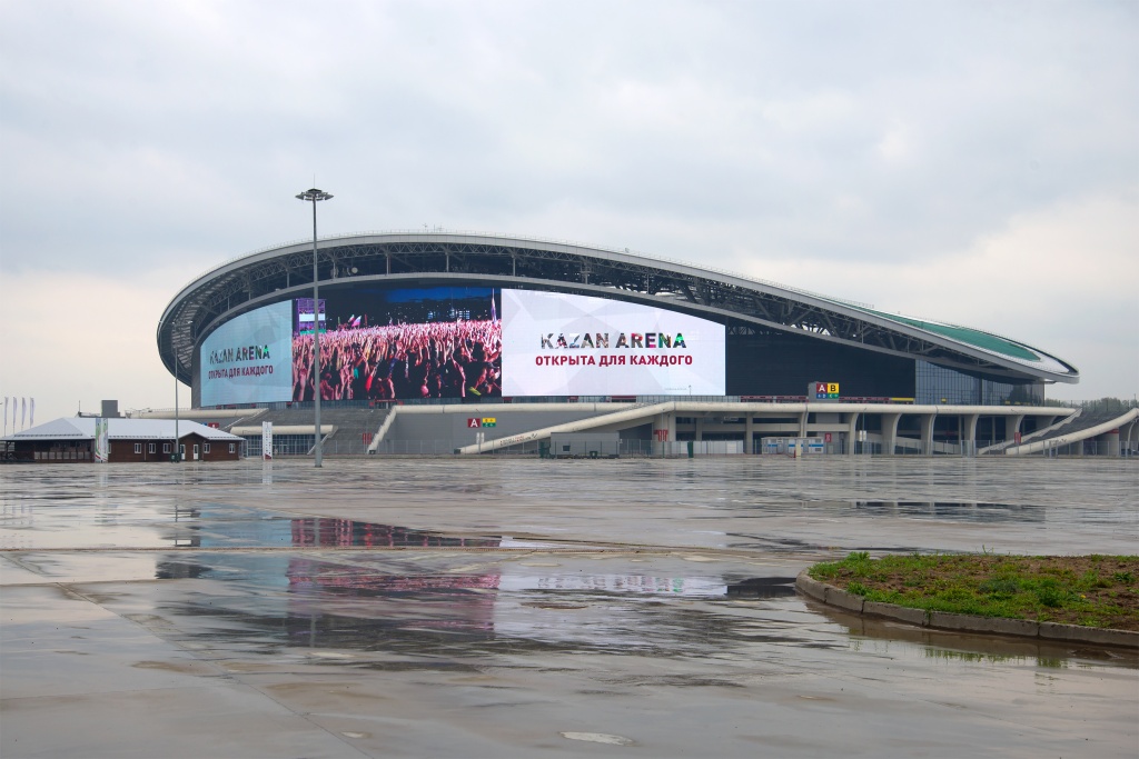 S=3,622 м² - самый большой в мире светодиодный экран расположен на фасадеКазанского футбольного стадиона. Фишинговые системы fischer обеспечили безопасность спортивной арены посещаемостью около 45 000 человек.Изображение: Виктор Карасев / 123rf
